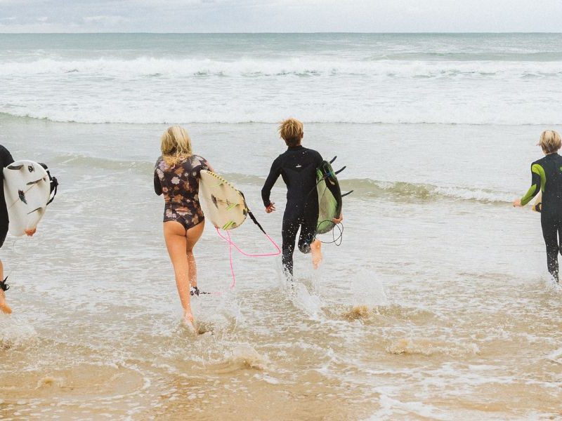 Surfing legends Trent Munro and Jacko Baker set for Mid North Coast junior surfing showdown