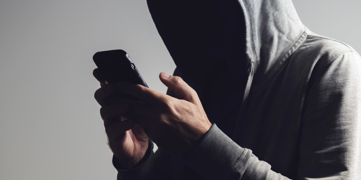 Bellingen man charged over alleged online threats to politicians
